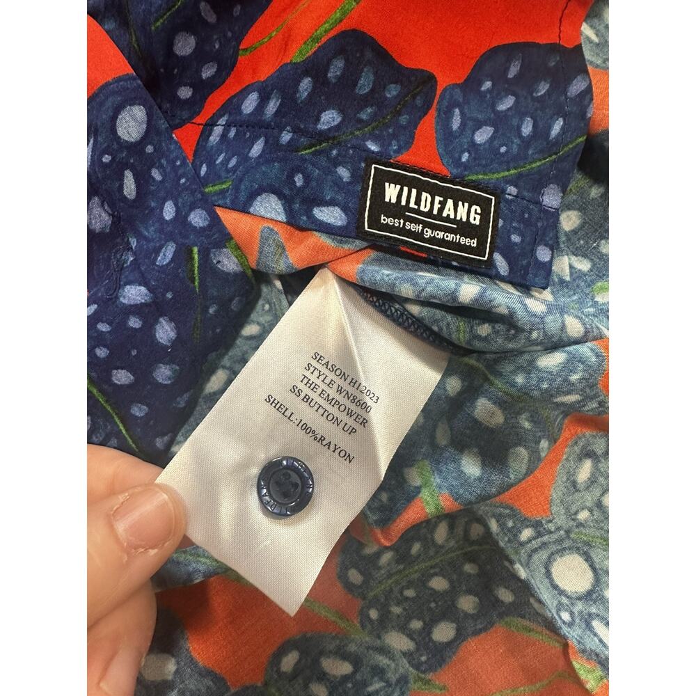 Wildfang Empower Button Up Shirt Red Blue Floral Monstera Leaf Size Small NWT - Picture 4 of 5